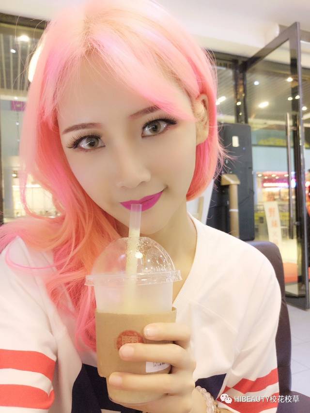 不是妈妈就不行海报