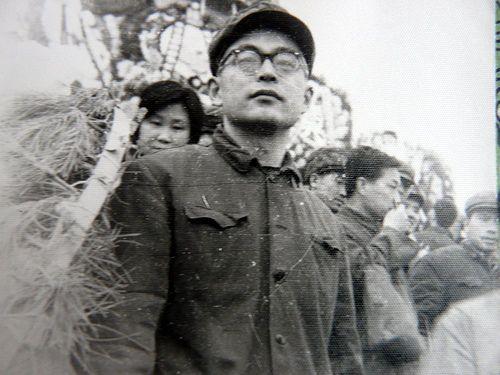 无限臀山lol波比 波比魅影毫无曲线可言海报